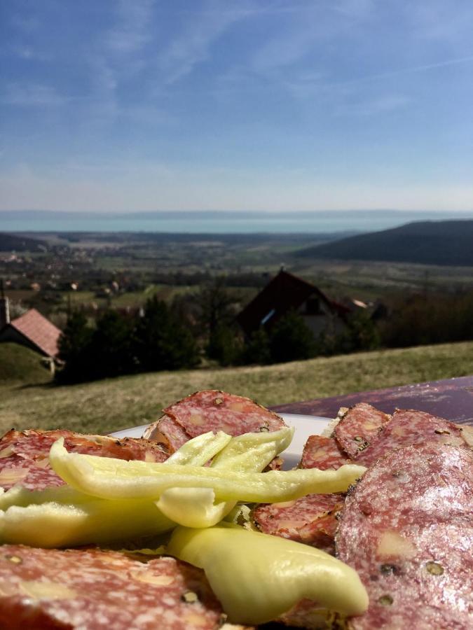 Kis Vulkán Mencshely Esterno foto